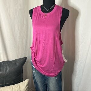 NWT Mono B Flow Tank‎ - fuchsia